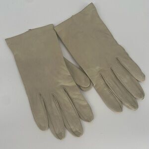 Vintage Grandoe Silk Lined Cream Leather Gloves